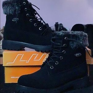Lugz size 6.5 Black winter boots with grey fur trim.